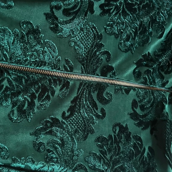 Green Velvet Body-Con Dress - Picture 2 of 4